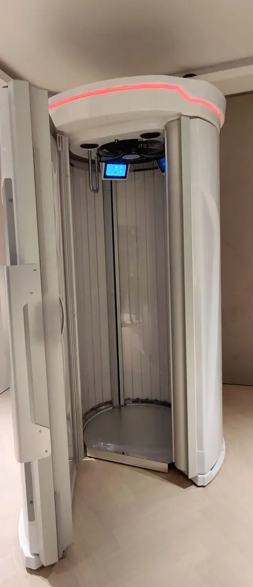Front elevation of the assembled therapy chamber with the perimeter LED lit